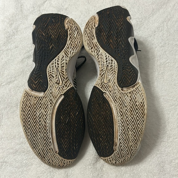 Nike Giannis Immortality basketball shoes, size 11 - Picture 3 of 6